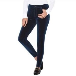 Well Worn Navy Blue High Rise Luxe Velvet Tapered Pants Size 6/28